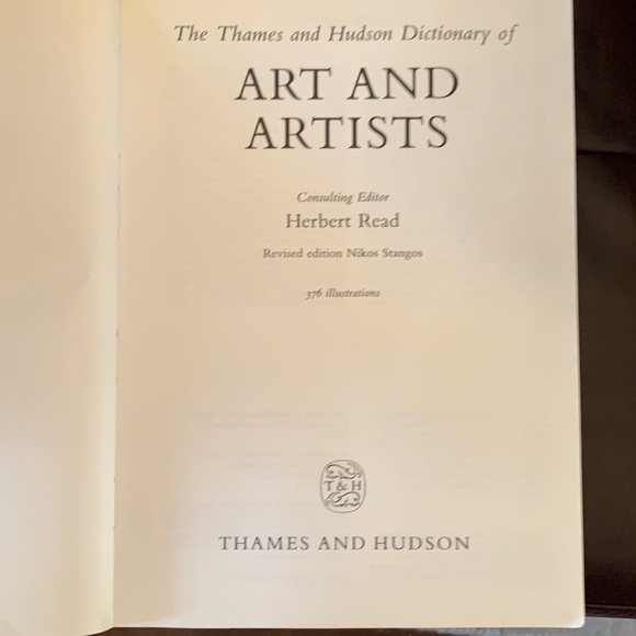 Thames & Hudson Dictionary of Art and Artists - Picture 3 of 3